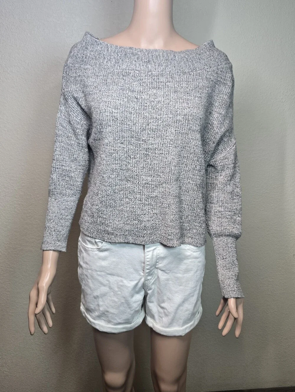 FREE PEOPLE Off-Shoulder Asymmetric Hem Pullover Sweater in Gray SZ Xs